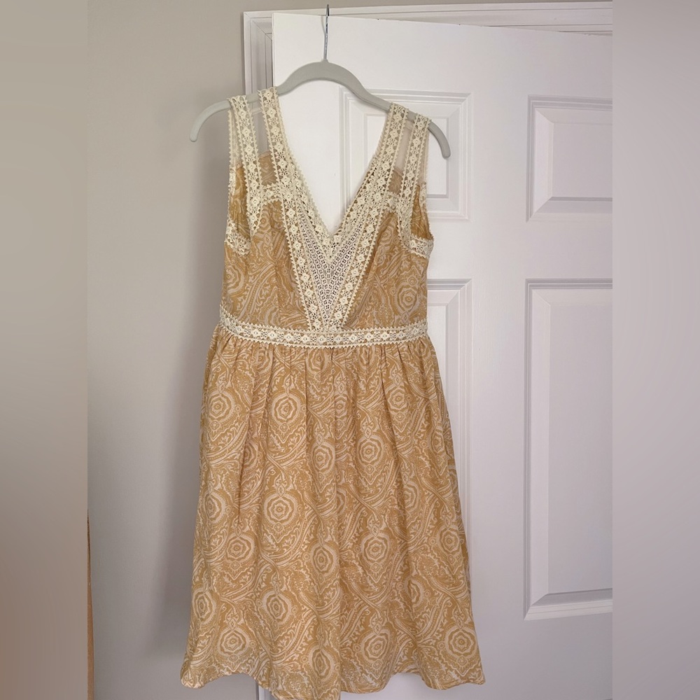 NWT Ryu Yellow Cream Lace V Neck Dress